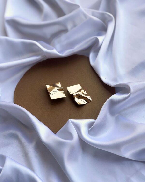 Golden Aesthetic Plate Earrings - Image 2