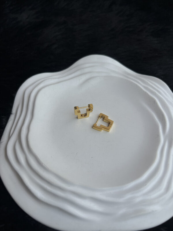 Eterna Gold Anti-Tarnish Studs