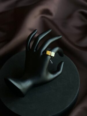 Gleaming Cubes Anti-Tarnish Gold Ring