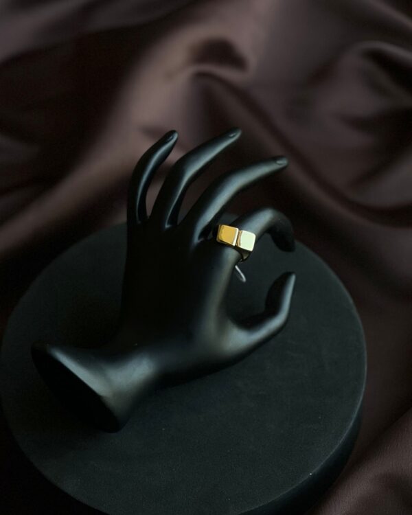 Gleaming Cubes Anti-Tarnish Gold Ring