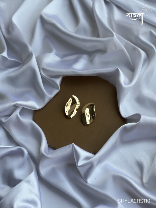 Golden Aesthetic Leaf Earring - Image 3