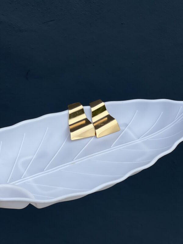 Champagne Golden Zig-Zag Plate Earring - Image 2
