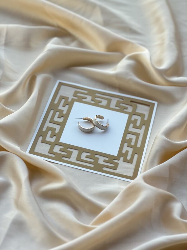 Marble texture golden hoops - Image 2