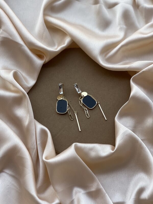 Shimmering Solitaire Black Long Earring - Image 2