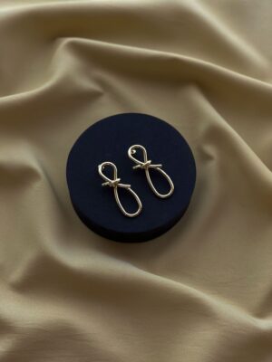 Elegant Knot Anti Tarnish flower Earring