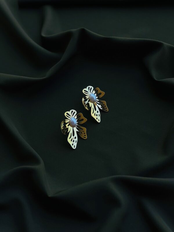 Glossy Big Flower Anti Tarnish Earring - Image 2