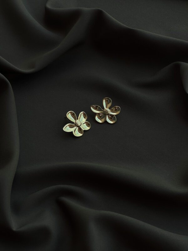 Majestic Anti Tarnish Flower Earring - Image 2