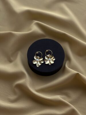 Shiny Pearl Anti Tarnish flower Earring